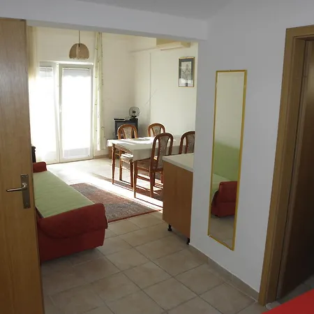 아파트 Central Appartments 프레코